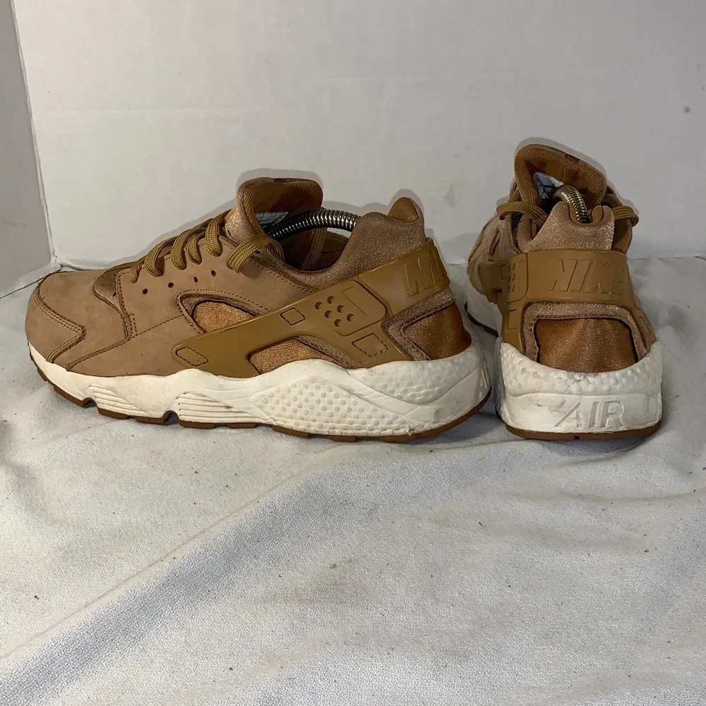 Nike Men’s Brown Suede Huarache Sneakers with White Midsole